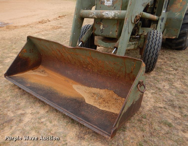 image for item KQ9611 1976 John Deere 410  backhoe