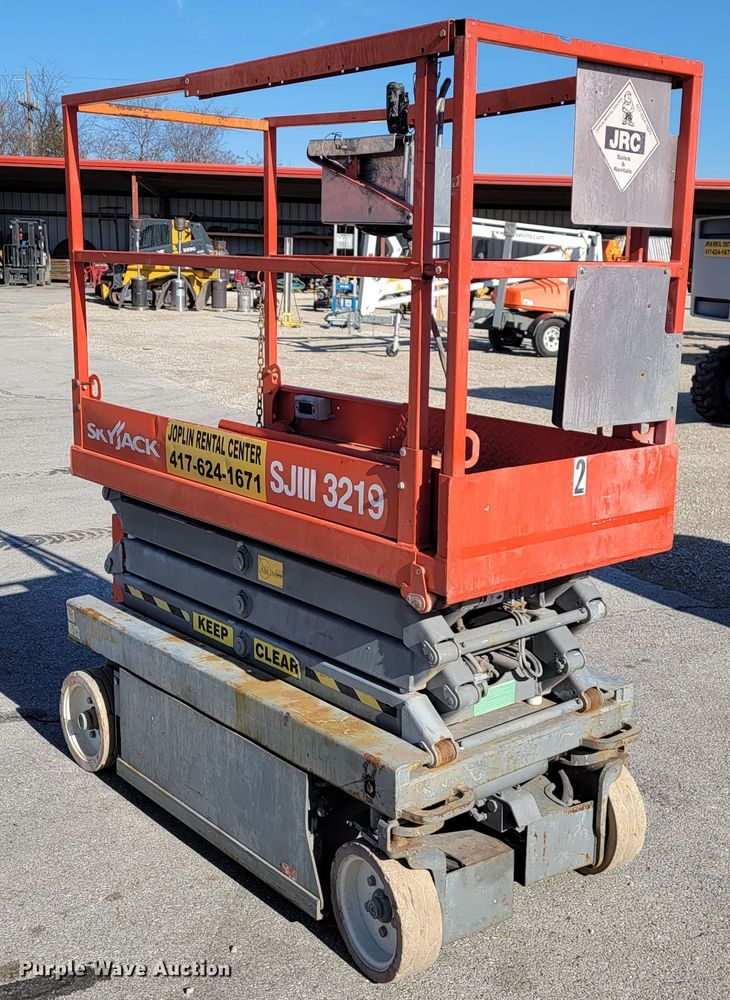 image for item KN9559 Skyjack SJIII 3219  scissor lift