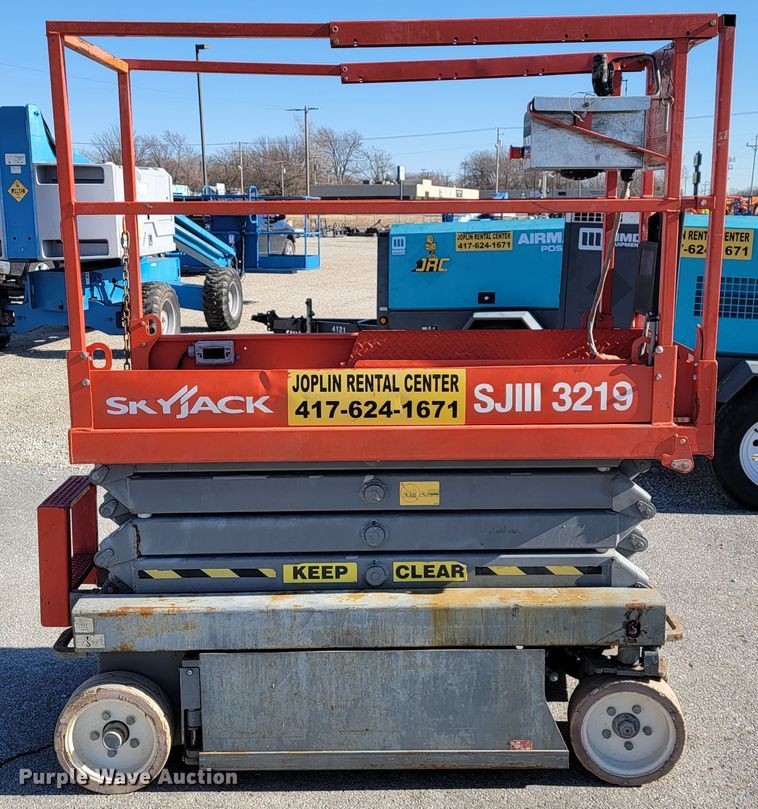 image for item KN9559 Skyjack SJIII 3219  scissor lift