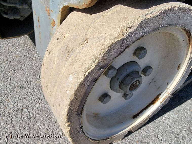 image for item KN9559 Skyjack SJIII 3219  scissor lift