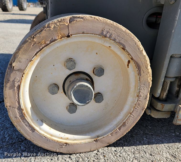 image for item KN9559 Skyjack SJIII 3219  scissor lift