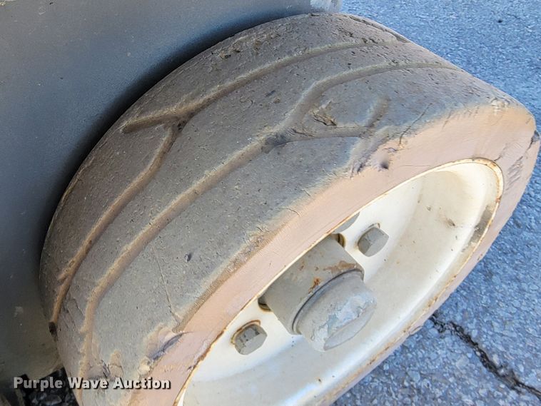 image for item KN9559 Skyjack SJIII 3219  scissor lift