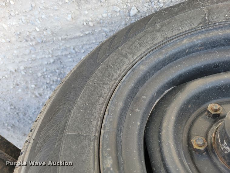 image for item KN9573 1994 Towmaster  tilt deck utility trailer