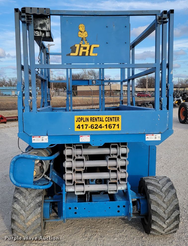 image for item KN9578 2006 Genie 2668 RT  scissor lift