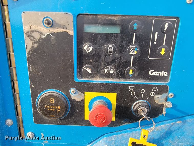image for item KN9578 2006 Genie 2668 RT  scissor lift