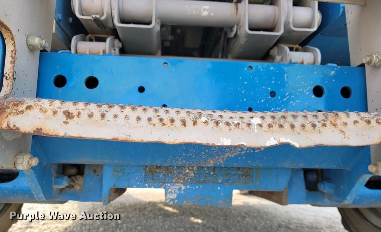 image for item KN9578 2006 Genie 2668 RT  scissor lift