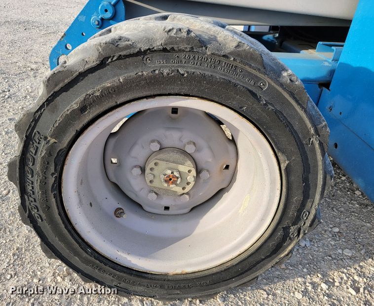 image for item KN9578 2006 Genie 2668 RT  scissor lift