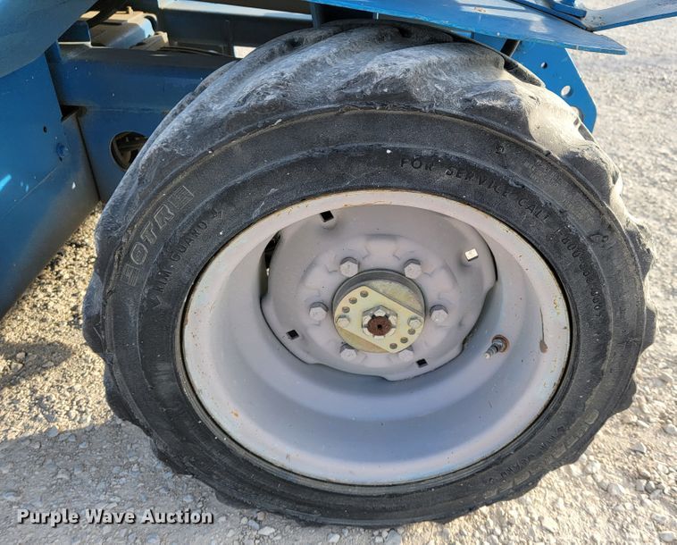 image for item KN9578 2006 Genie 2668 RT  scissor lift