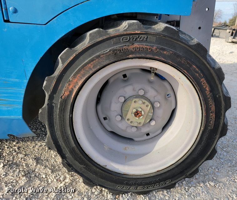 image for item KN9578 2006 Genie 2668 RT  scissor lift