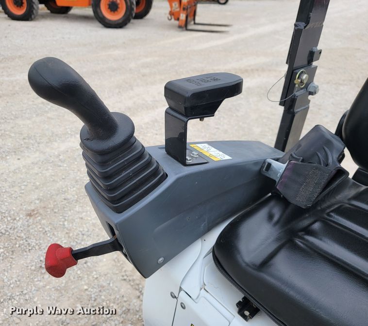 image for item KN9581 2019 Bobcat E10  mini excavator