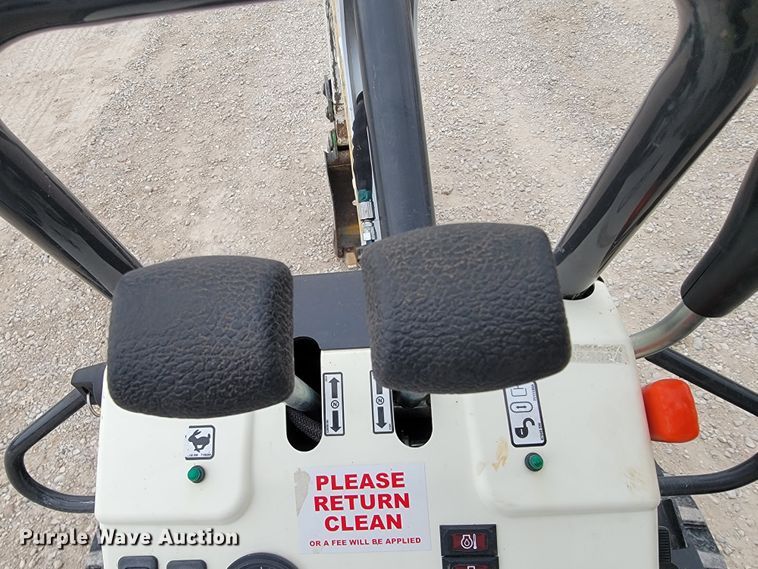 image for item KN9581 2019 Bobcat E10  mini excavator