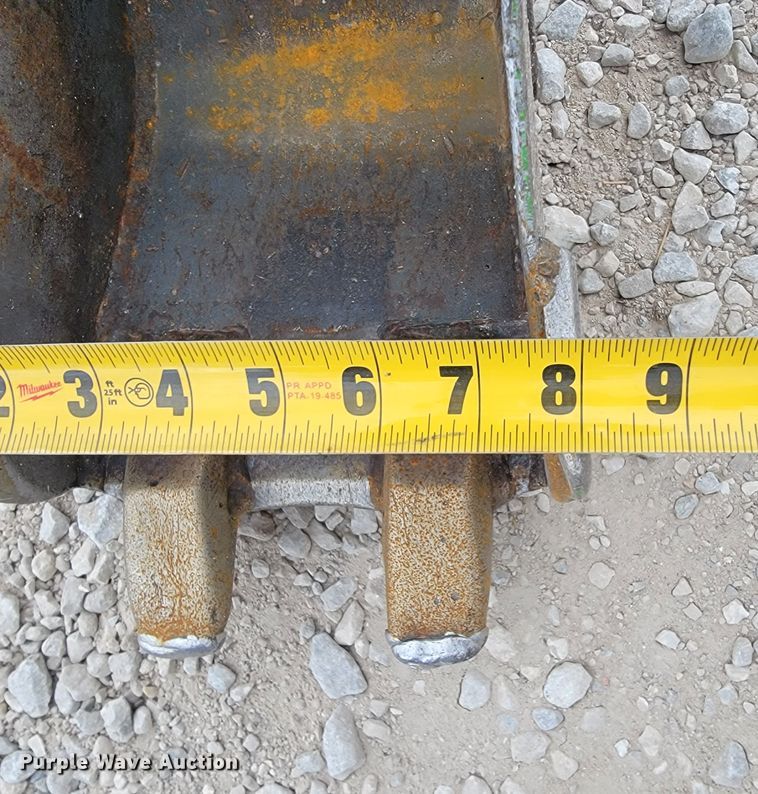 image for item KN9581 2019 Bobcat E10  mini excavator