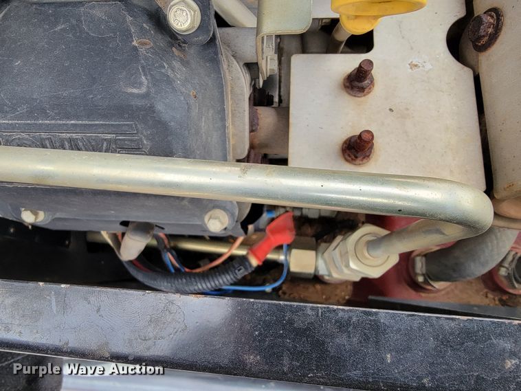 image for item KN9587 2016 Toro TX427  compact utility loader