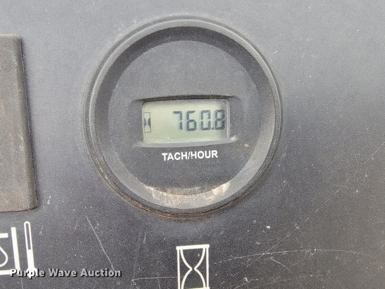 image for item KN9587 2016 Toro TX427  compact utility loader