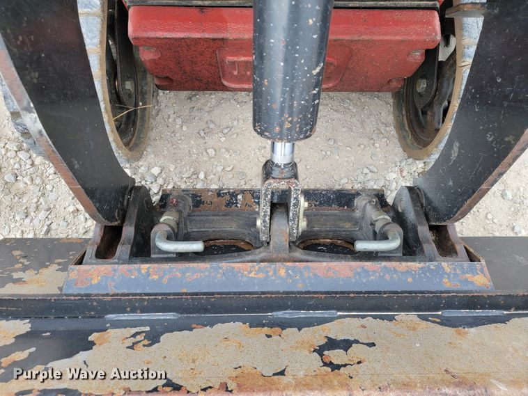 image for item KN9587 2016 Toro TX427  compact utility loader