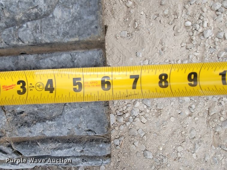 image for item KN9587 2016 Toro TX427  compact utility loader