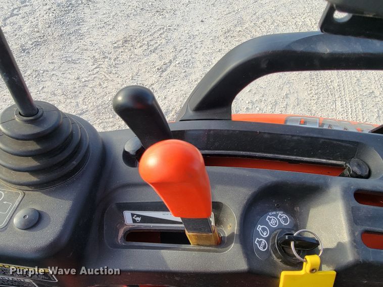 image for item KN9625 2020 Kubota B26  MFWD tractor