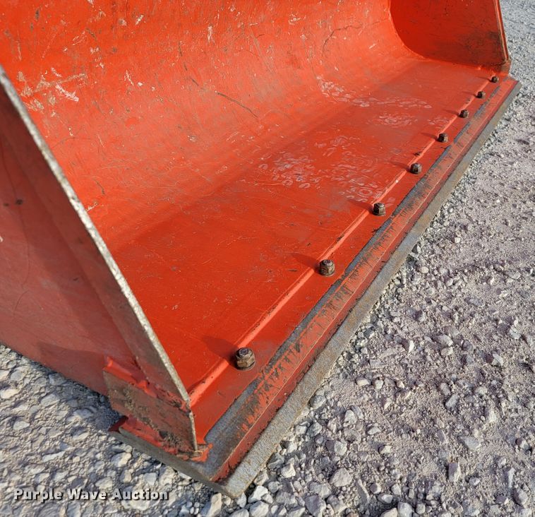 image for item KN9625 2020 Kubota B26  MFWD tractor