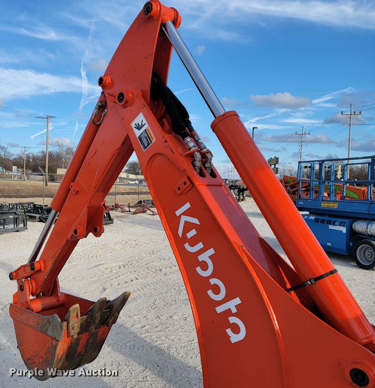 image for item KN9625 2020 Kubota B26  MFWD tractor