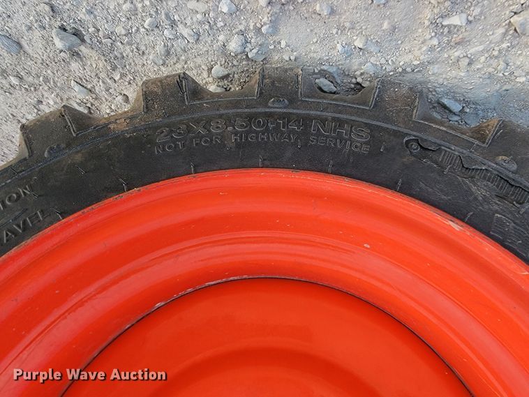 image for item KN9625 2020 Kubota B26  MFWD tractor