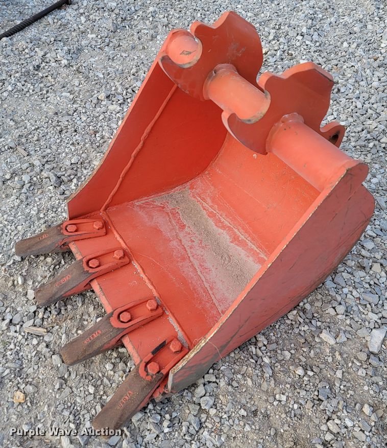 image for item KN9625 2020 Kubota B26  MFWD tractor