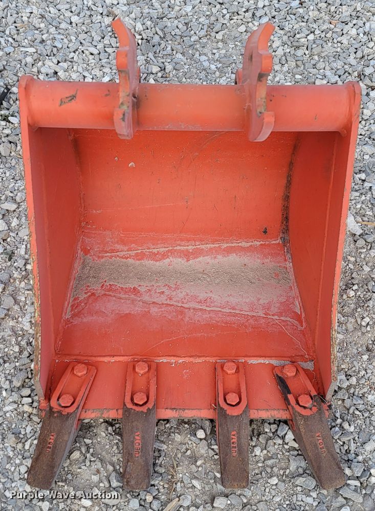 image for item KN9625 2020 Kubota B26  MFWD tractor