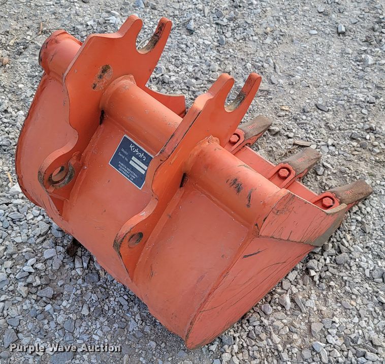 image for item KN9625 2020 Kubota B26  MFWD tractor