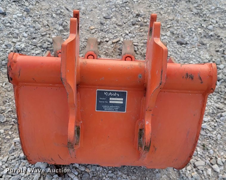 image for item KN9625 2020 Kubota B26  MFWD tractor