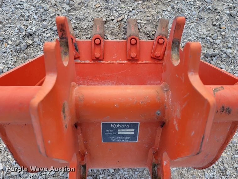image for item KN9625 2020 Kubota B26  MFWD tractor