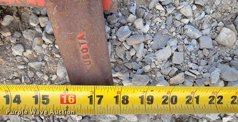 image for item KN9625 2020 Kubota B26  MFWD tractor