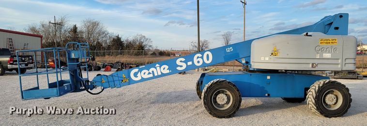 image for item KN9626 2001 Genie S-60  boom lift