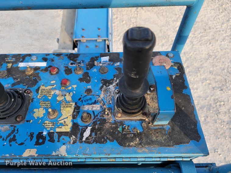 image for item KN9626 2001 Genie S-60  boom lift