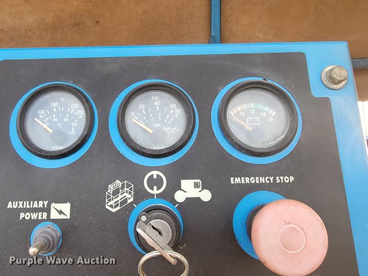 image for item KN9626 2001 Genie S-60  boom lift