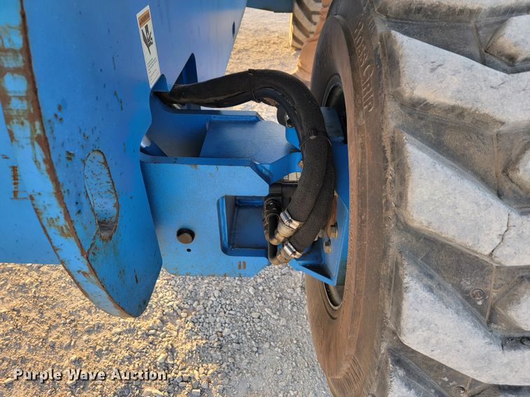 image for item KN9626 2001 Genie S-60  boom lift