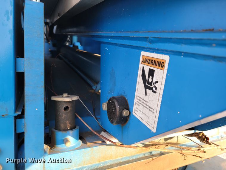 image for item KN9626 2001 Genie S-60  boom lift