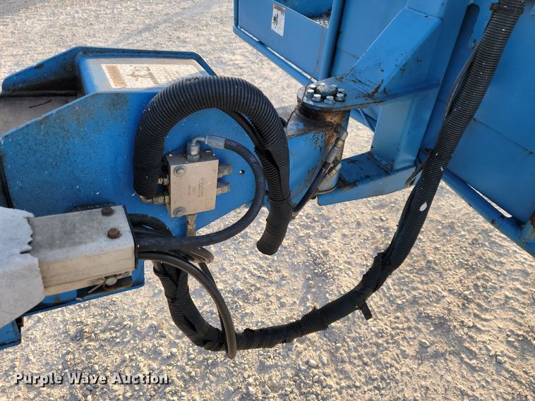 image for item KN9626 2001 Genie S-60  boom lift