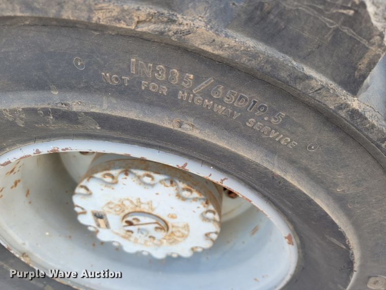 image for item KN9626 2001 Genie S-60  boom lift