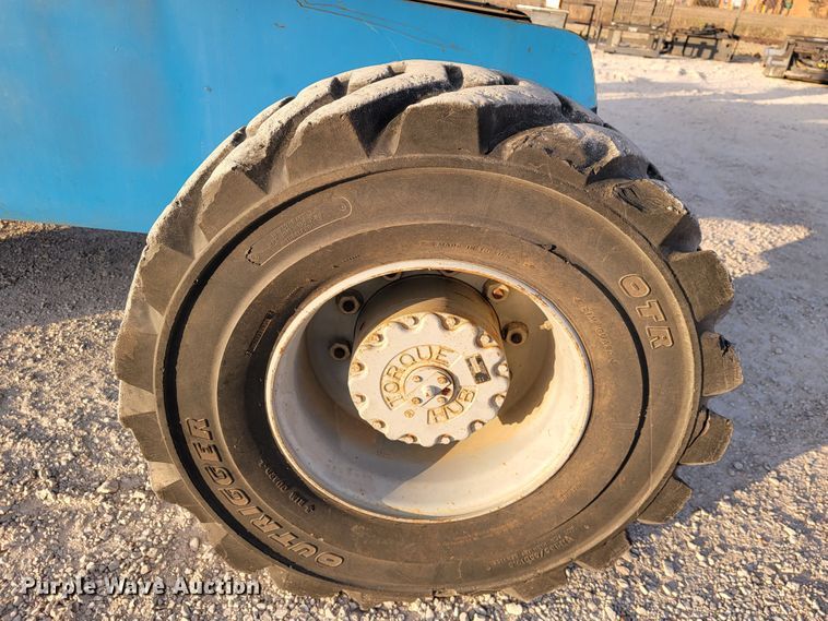 image for item KN9626 2001 Genie S-60  boom lift