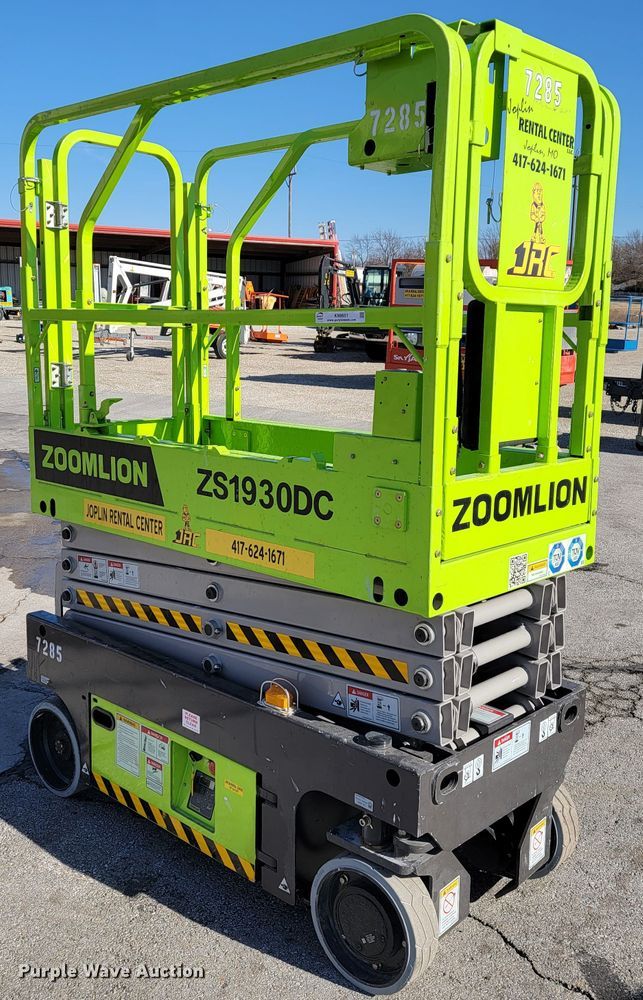 image for item KN9651 2021 Zoomlion ZS1930DC  scissor lift