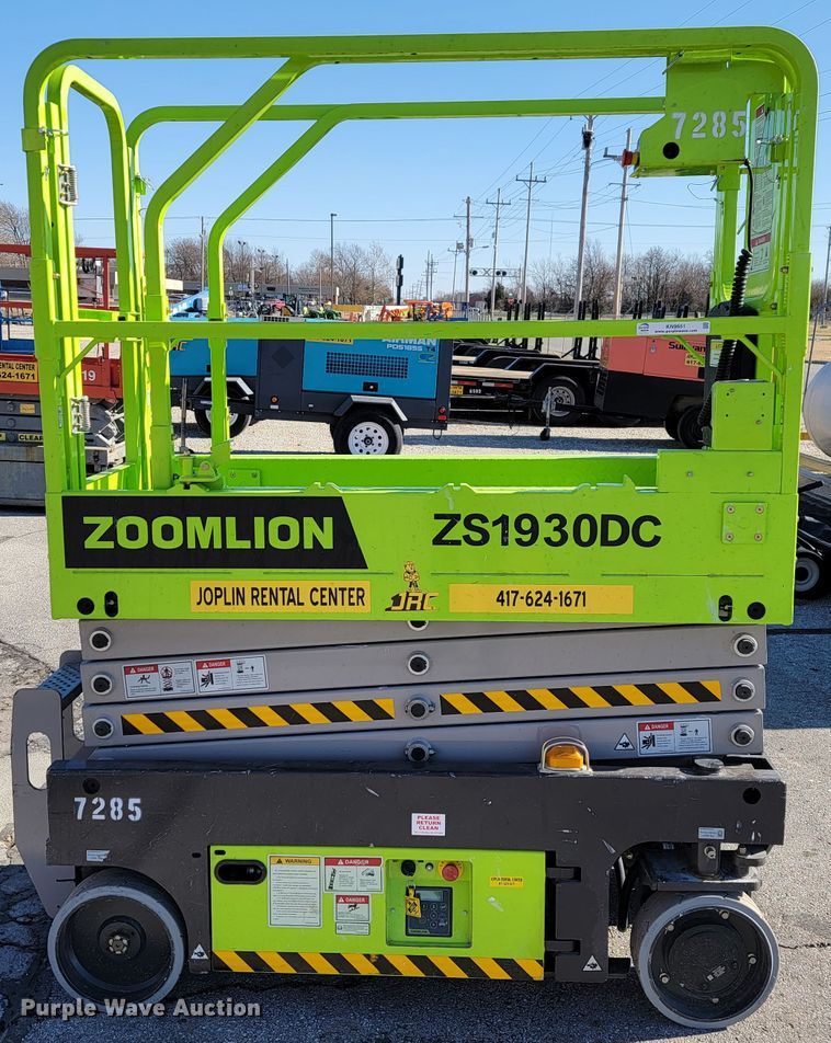 image for item KN9651 2021 Zoomlion ZS1930DC  scissor lift