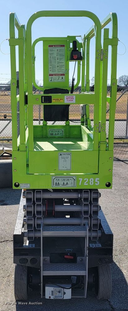 image for item KN9651 2021 Zoomlion ZS1930DC  scissor lift