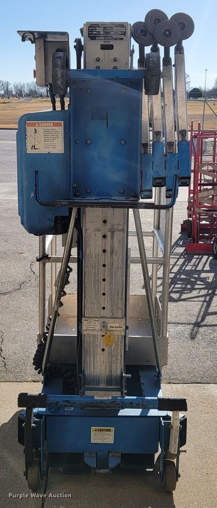 image for item KN9673 Genie AWP-24  vertical lift