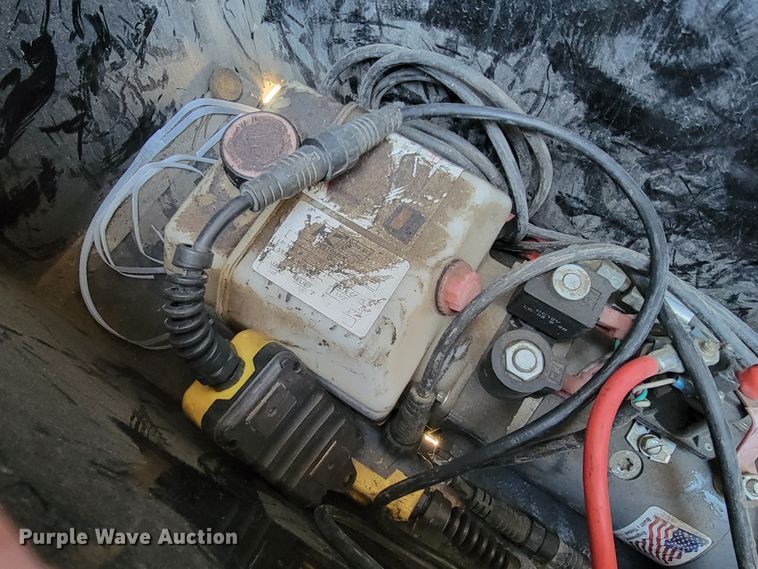 image for item KN9679 2016 PJ  tilt deck equipment trailer