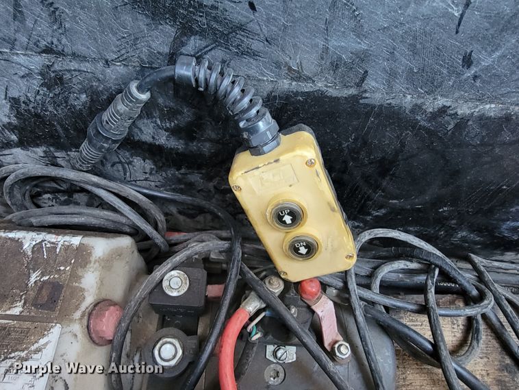 image for item KN9679 2016 PJ  tilt deck equipment trailer