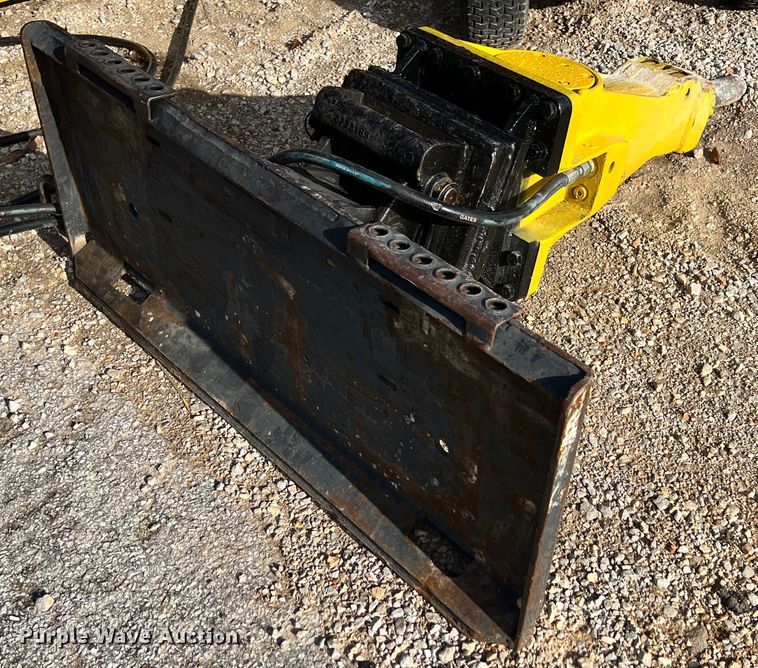 image for item KN9709 2012 Atlas Copco SBC410  breaker