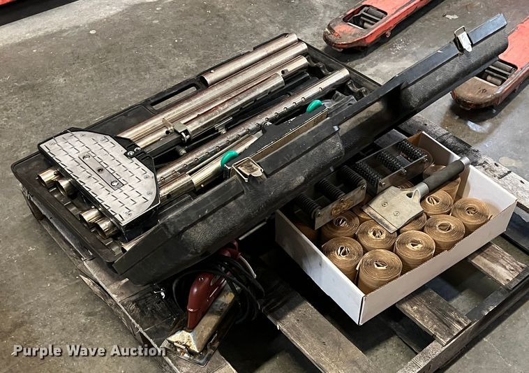 image for item KN9750 Carpet stretcher