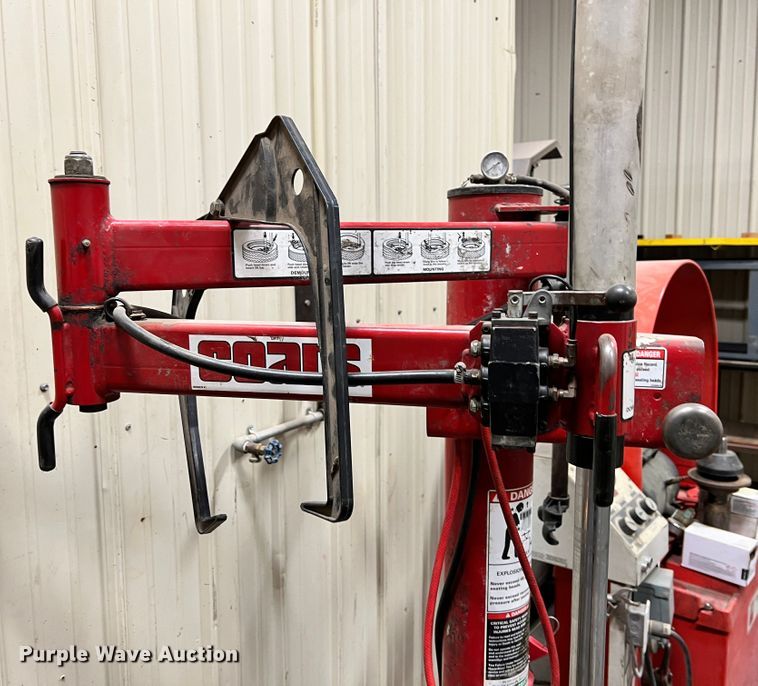 image for item KN9777 Coats 7060AX  tire machine