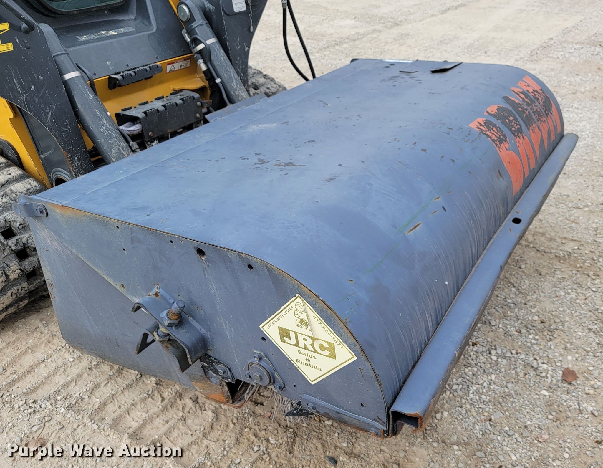Sweeper 72 skid steer broom in Joplin, MO Item KN9602 sold Purple Wave