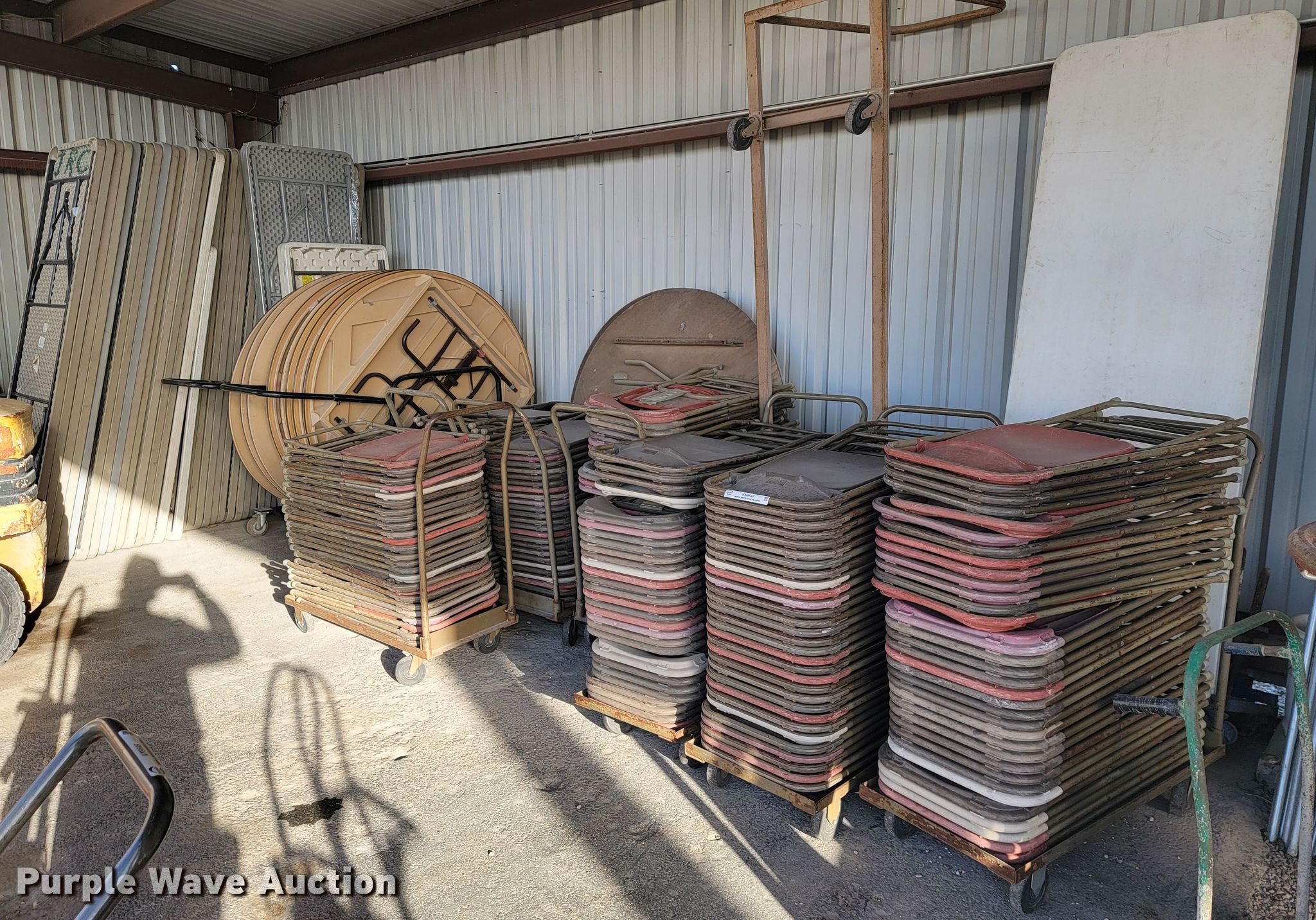 Furniture in Joplin, MO Item KN9644 sold Purple Wave