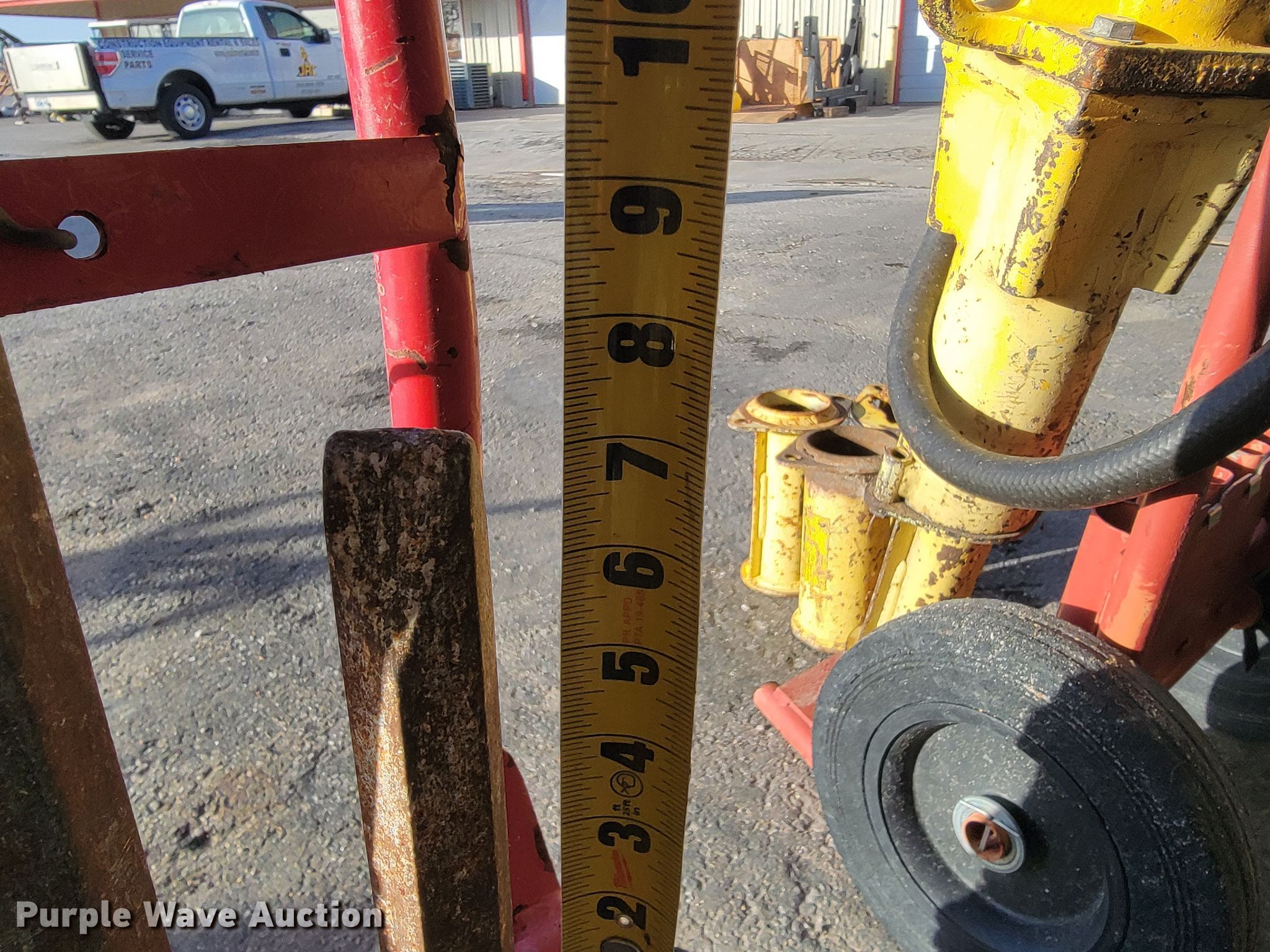 Tools in Joplin, MO Item KN9647 sold Purple Wave